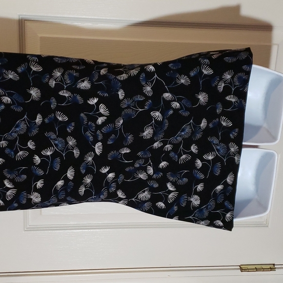 White House Black Market sleevless top - Picture 5 of 9